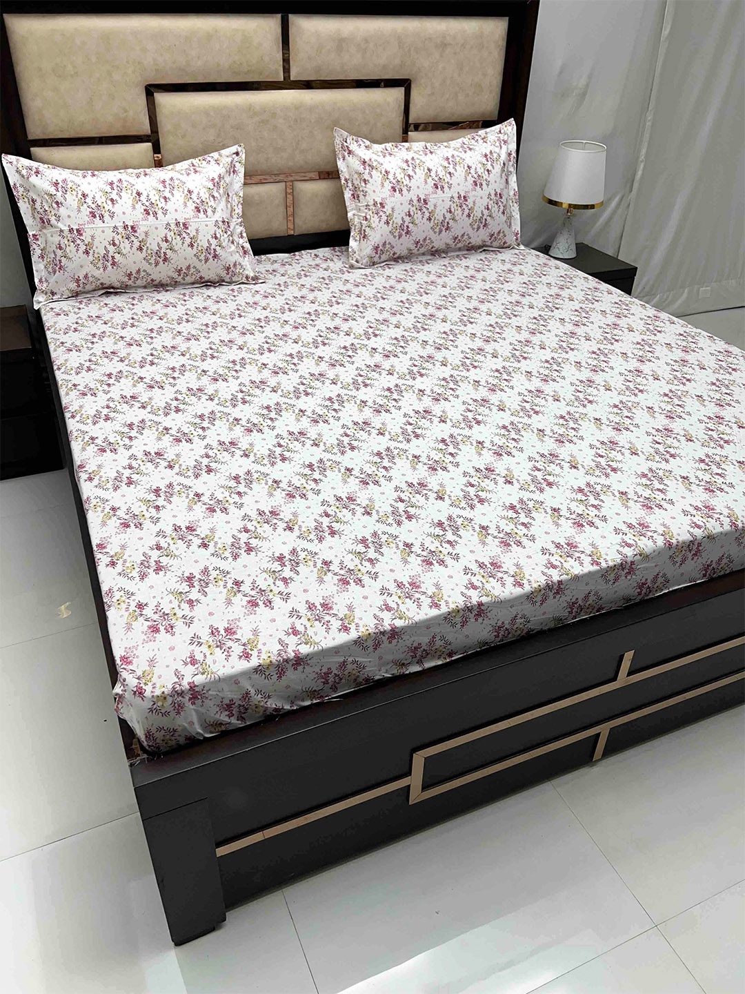 

Pure Decor Gem Maroon Floral Pure Cotton 330 TC Fitted King Bedsheet With 2 Pillow Covers