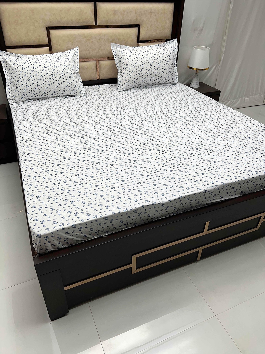 

Pure Decor Cotton King Size Fitted Double Bed Bedsheet With 2 Pillow Covers 6 X 6.3 X 1 ft, White