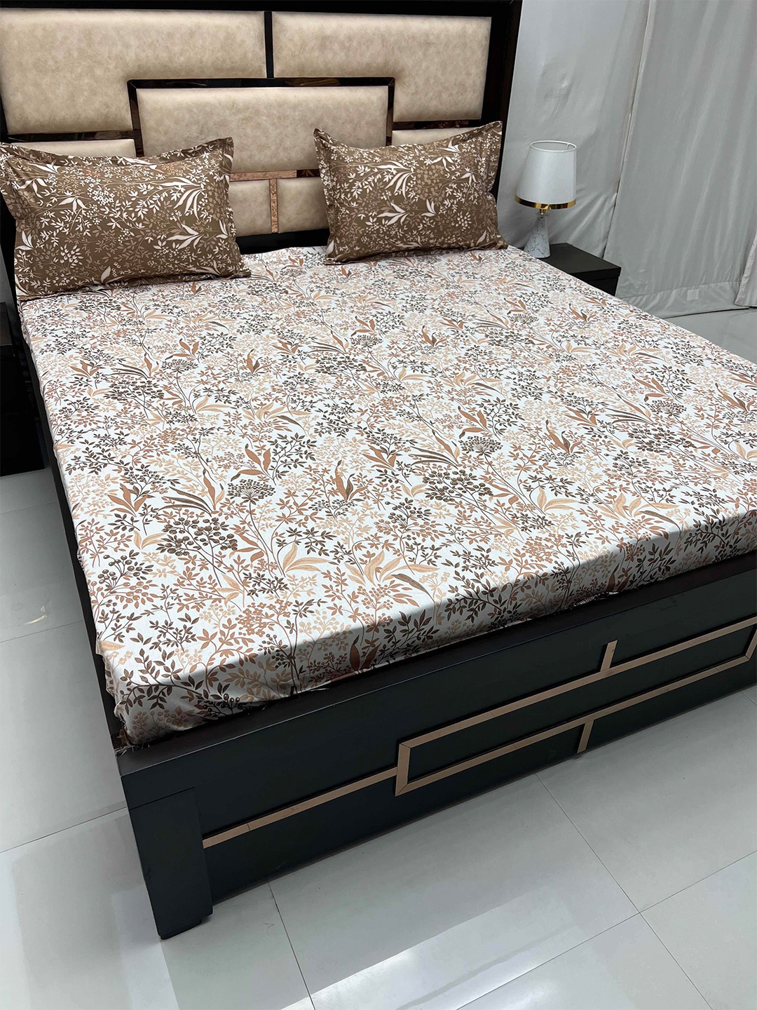 

Pure Decor Sapphire Brown Floral Pure Cotton 330 TC King Bedsheet with 2 Pillow Covers