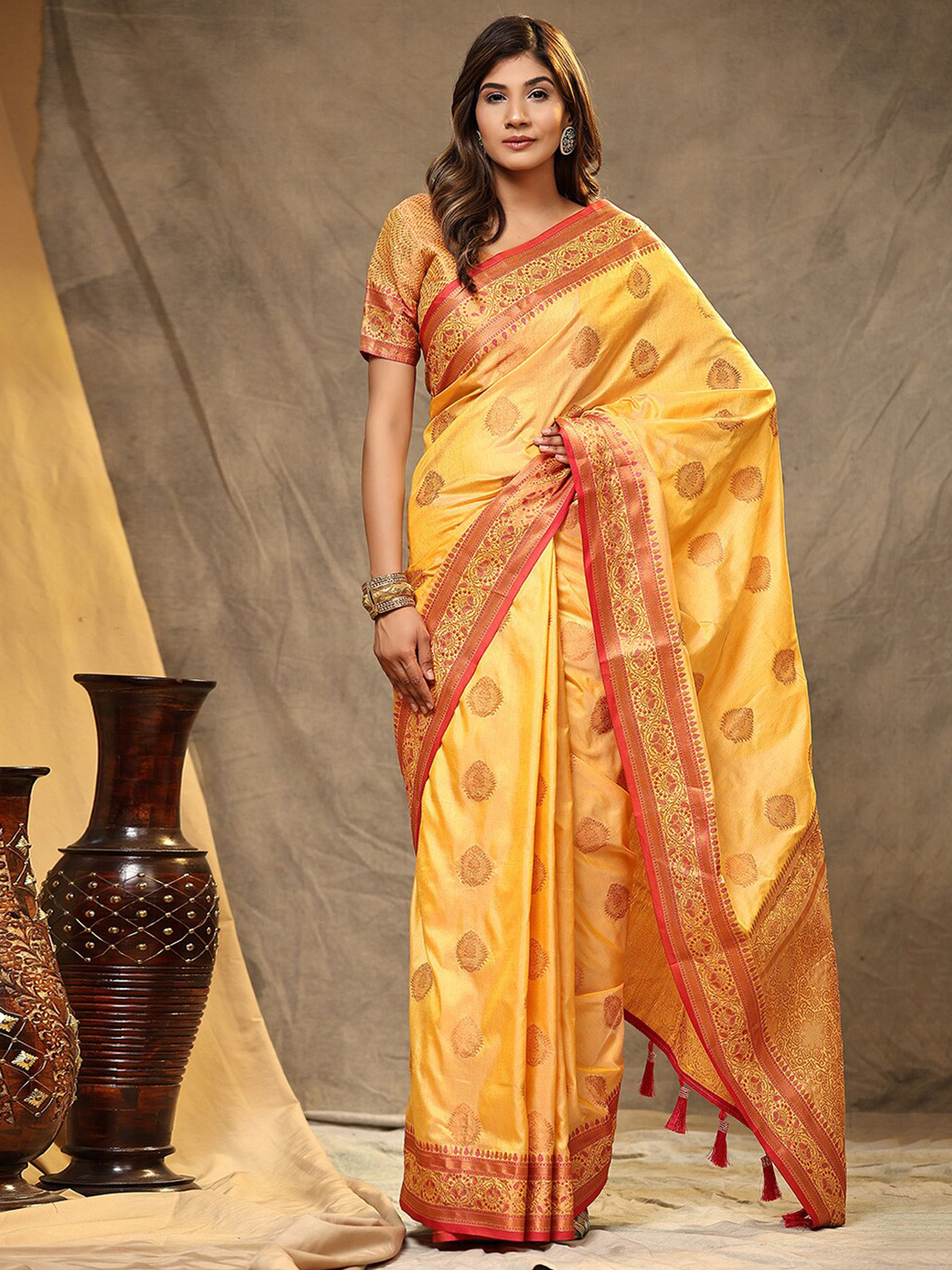 

MARGI DESIGNERS Ethnic Motifs Woven Design Zari Silk Cotton Kanjeevaram Saree, Yellow