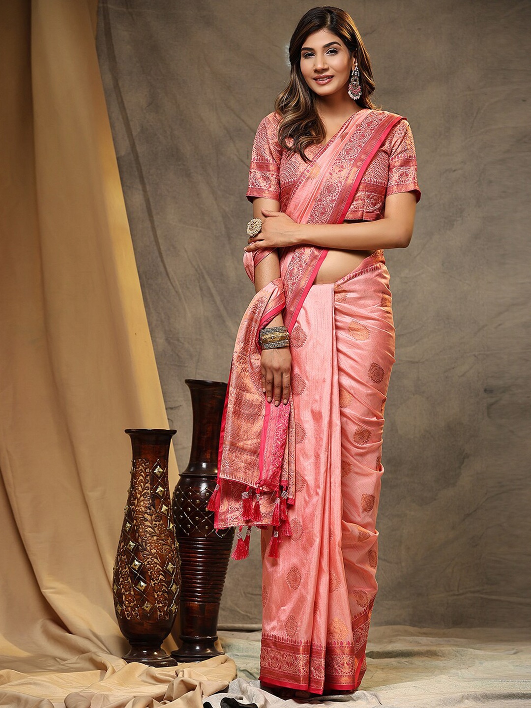 

MARGI DESIGNERS Ethnic Motifs Woven Design Zari Silk Cotton Kanjeevaram Saree, Pink