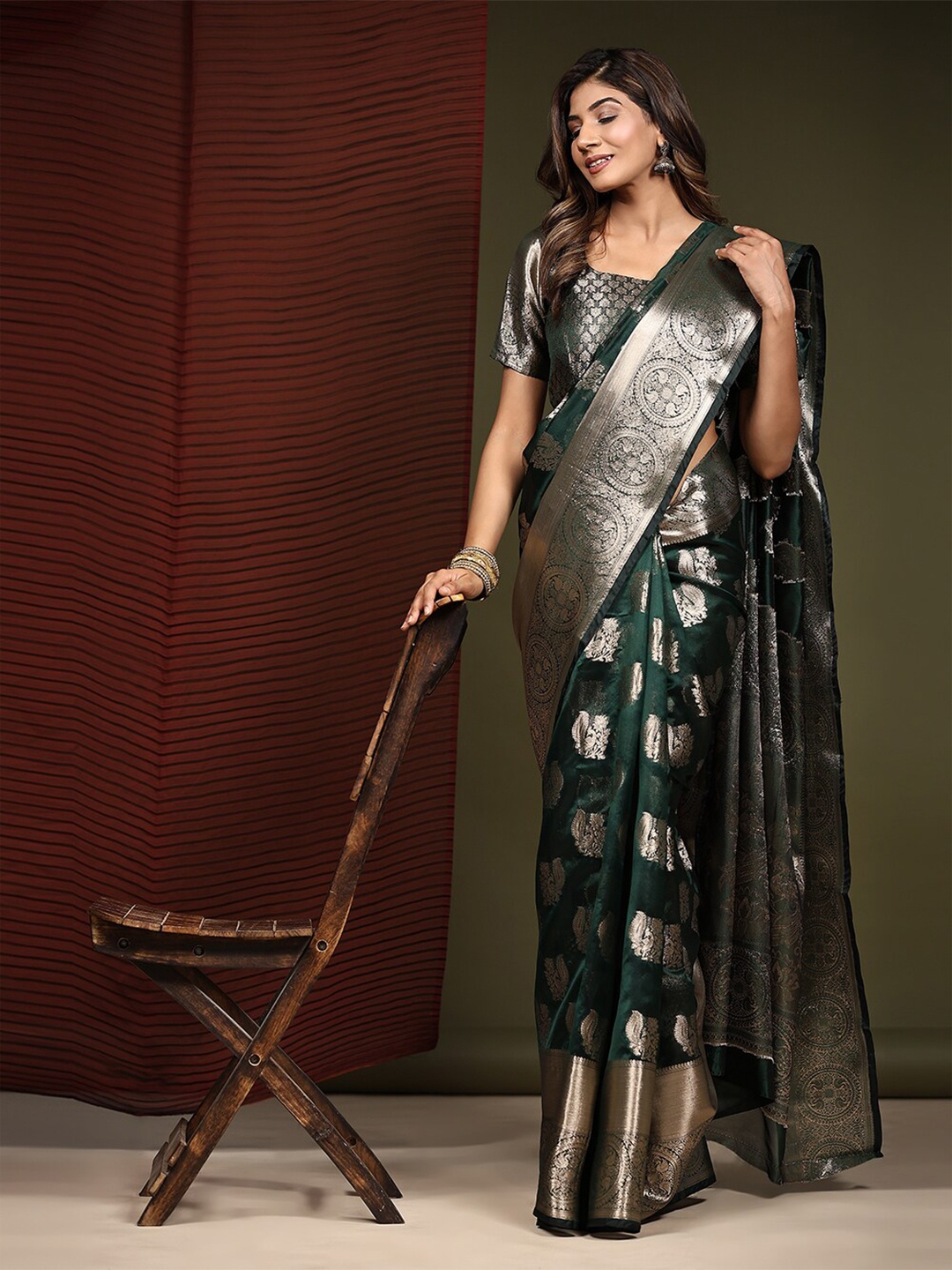 

MARGI DESIGNERS Ethnic Motifs Woven Design Zari Kanjeevaram Saree, Green