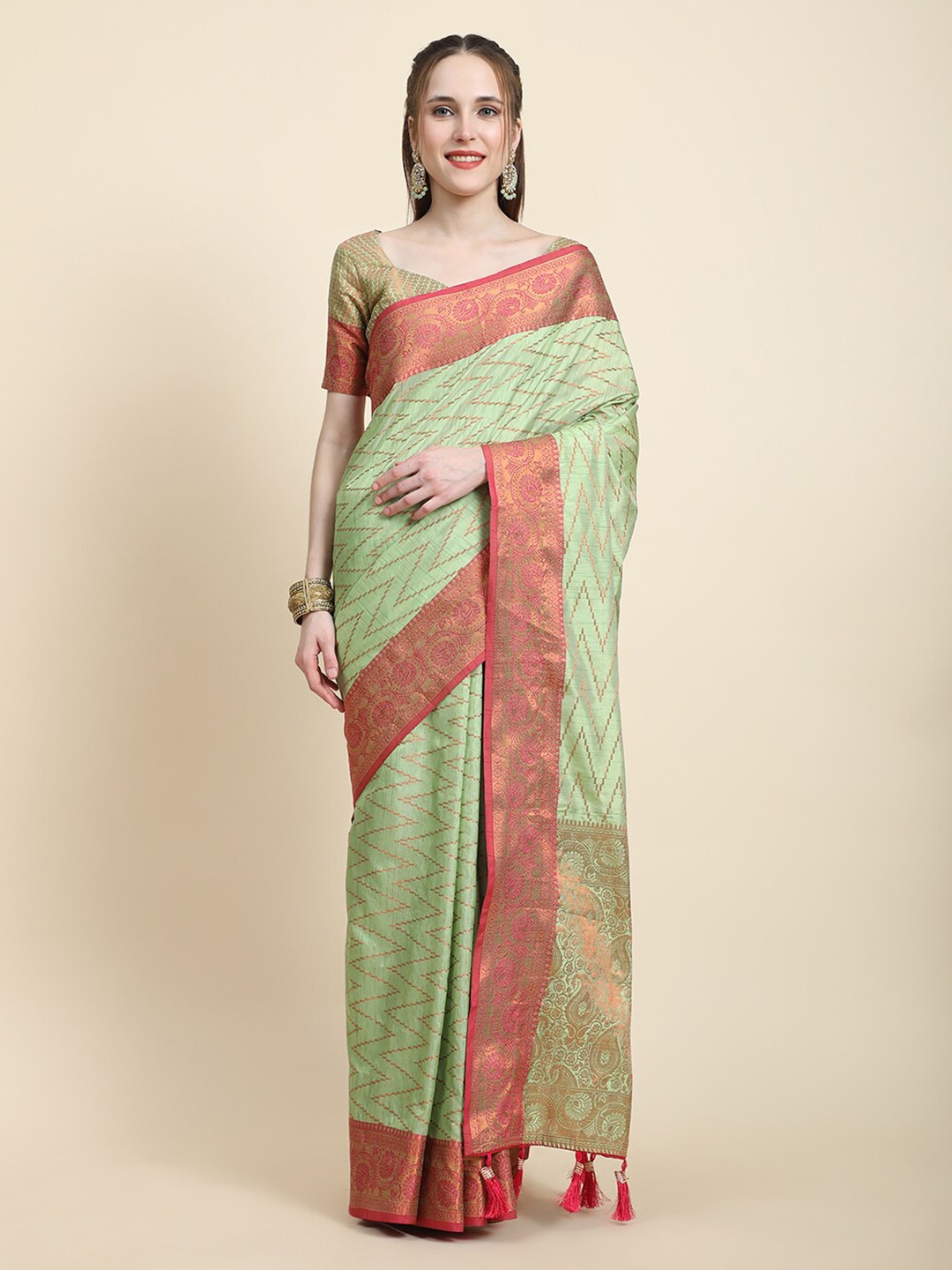 

MARGI DESIGNERS Geometric Woven Design Zari Silk Cotton Kanjeevaram Saree, Green