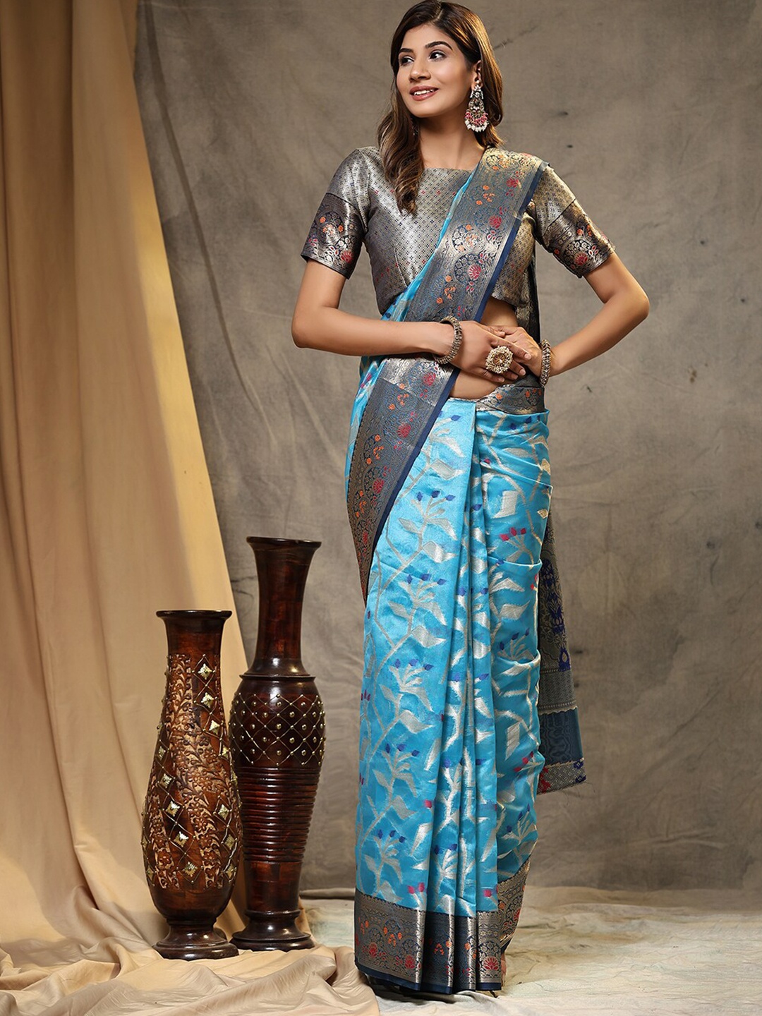 

MARGI DESIGNERS Ethnic Motif Woven Design Zari Organza Kanjeevaram Saree, Turquoise blue