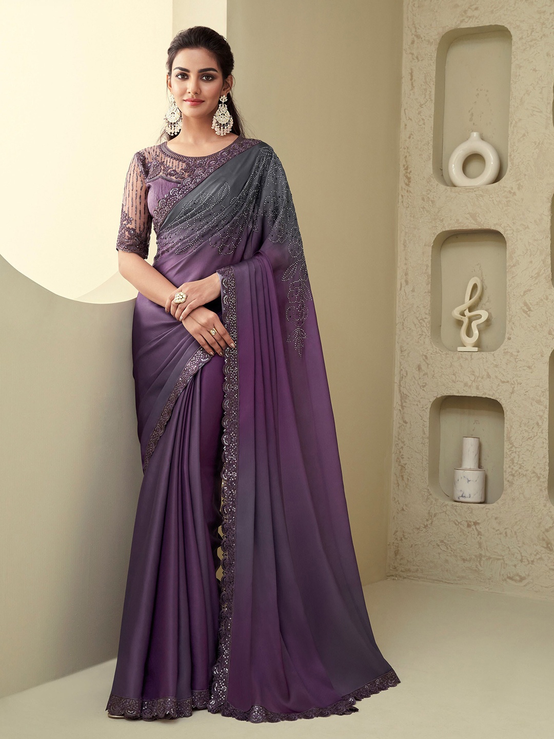 

Mitera Purple Embellished Sequinned Detailed Saree