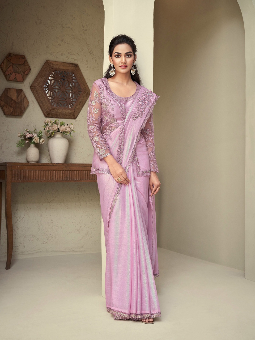 

Mitera Lavender & Gold-Toned Floral Embroidered Sequinned Saree