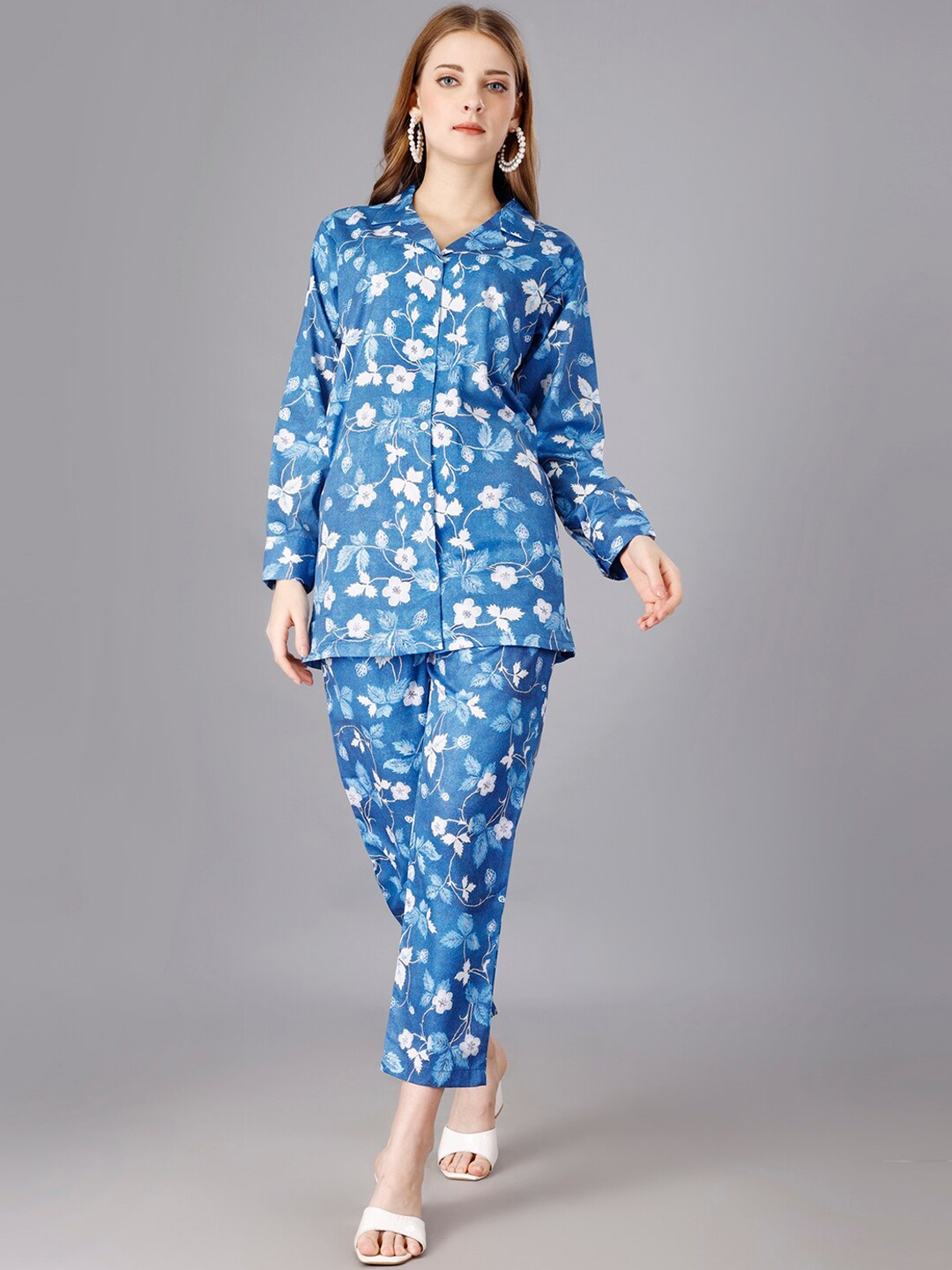 

UDBHAV TEXTILE Floral Printed Notched Lapel Collar Shirt With Trousers, Blue
