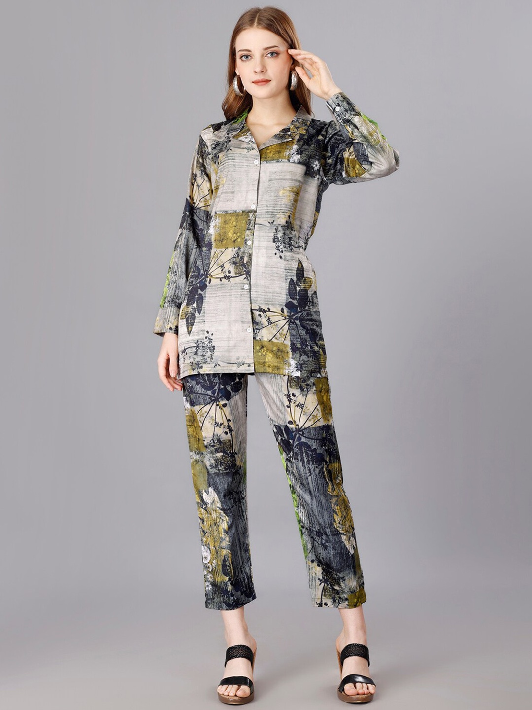 

UDBHAV TEXTILE Abstract Printed Cuban Collar Long Sleeve Co-Ords, Grey