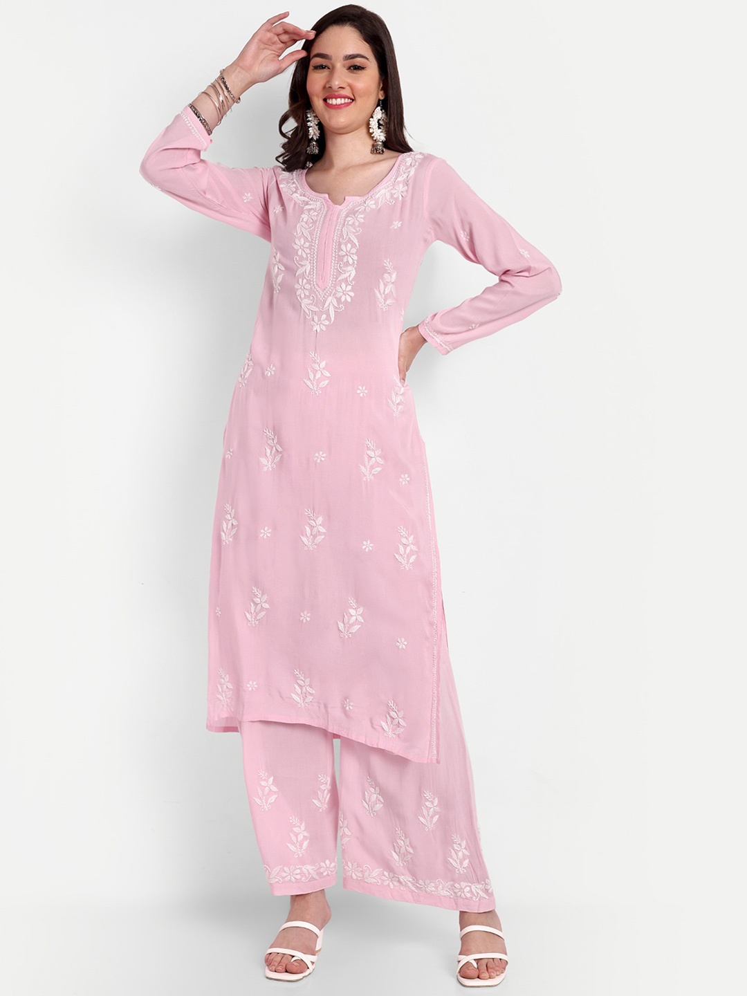 

Indiankala4u Ethnic Motifs Embroidered Regular Chikankari Kurta with Palazzos, Pink