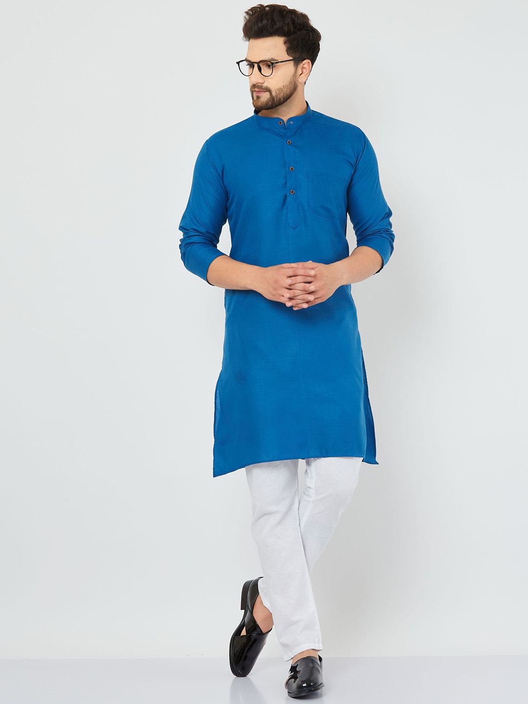 

Armaan Ethnic Mandarin Collar Thread Work Kurta, Navy blue