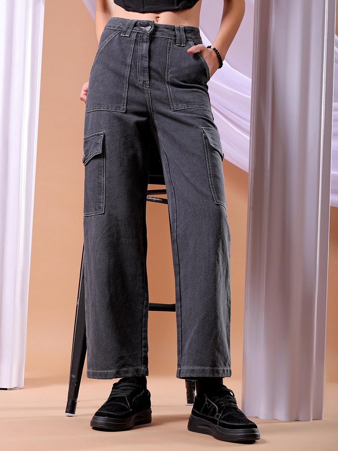 

Freehand by The Indian Garage Co Women Grey Flared Clean Look Cropped Cargo Jeans