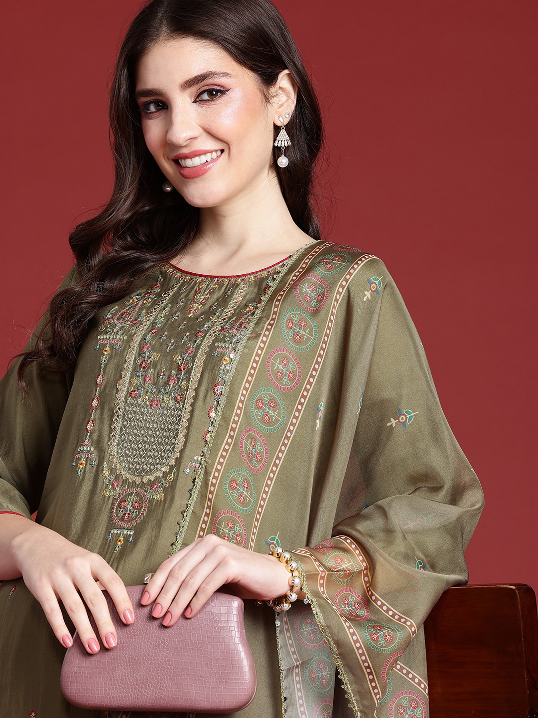 

Anouk Women Floral Embroidered Regular Sequinned Kurta with Trousers & With Dupatta, Olive