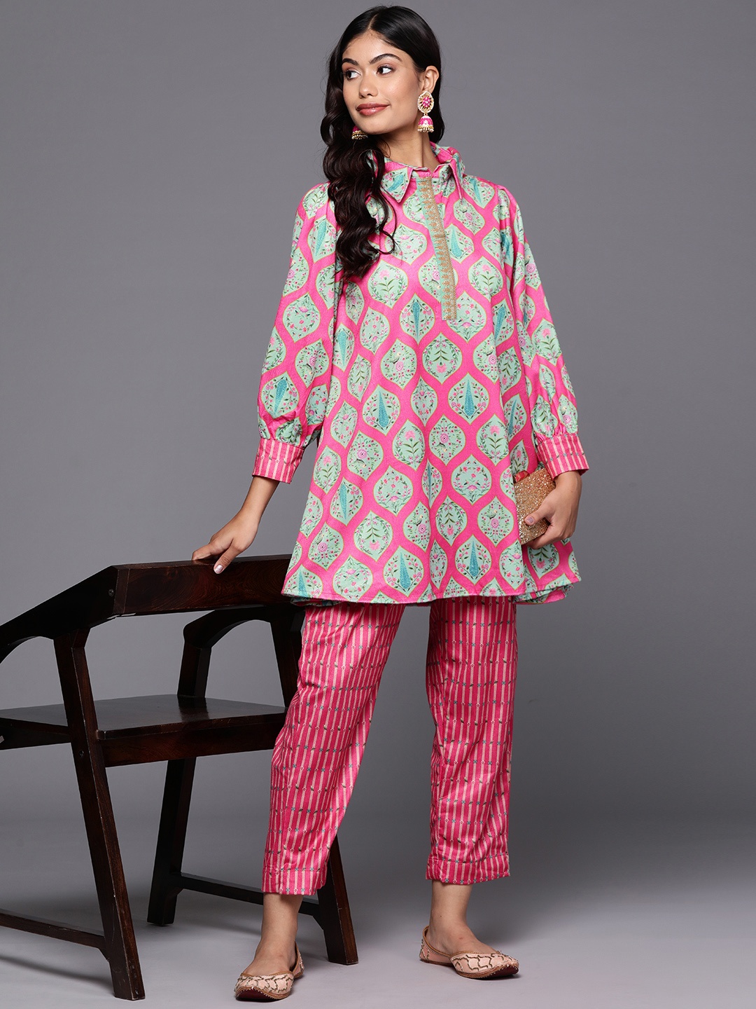 

Ahalyaa Women Printed Tunic & Trousers, Pink
