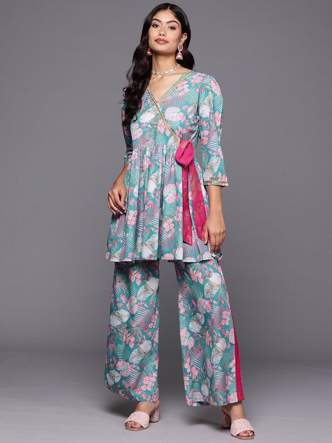 

Ahalyaa Women Printed Tunic with Palazzos, Green