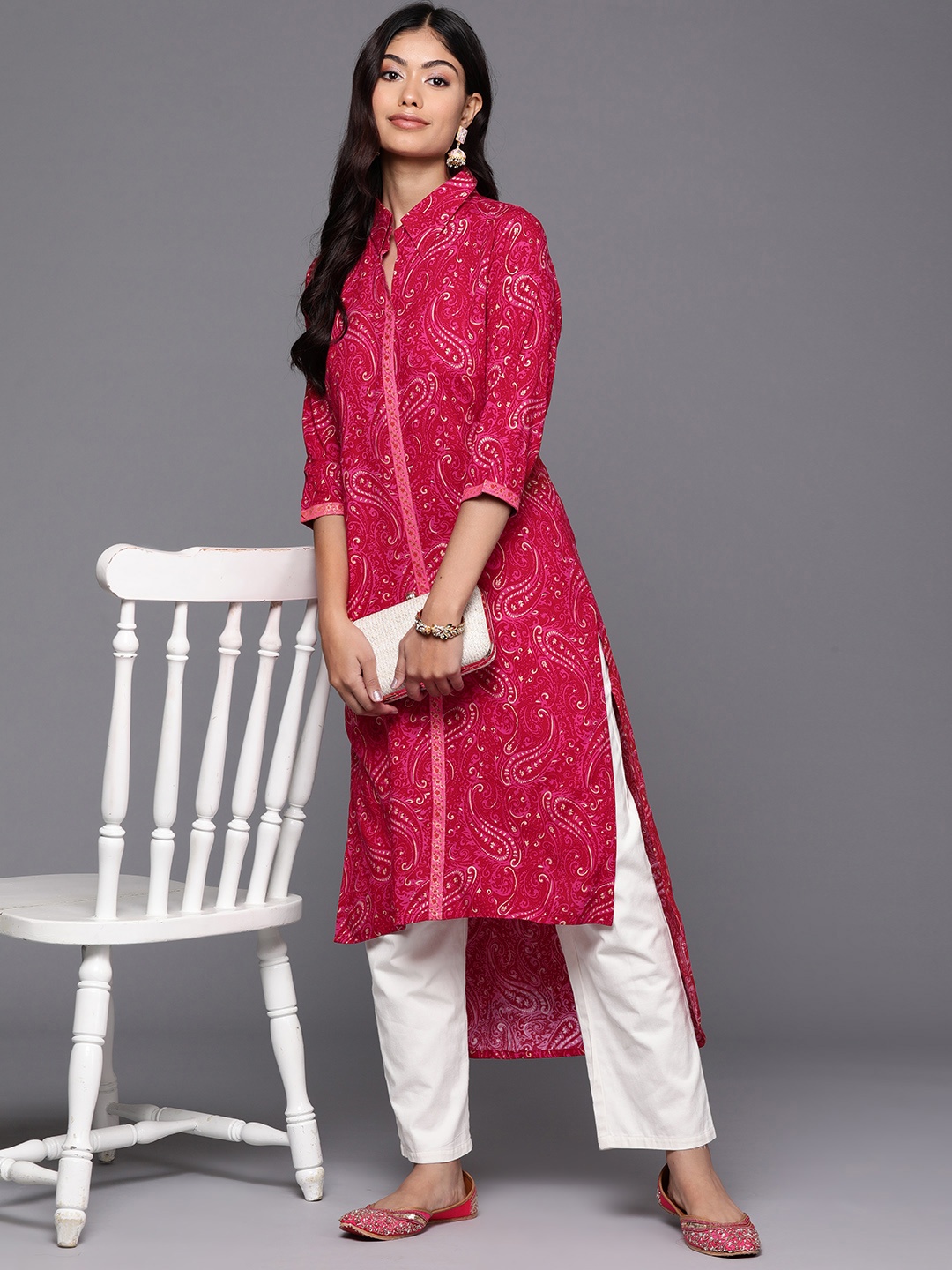 

Ahalyaa Women Paisley Printed Kurta, Red