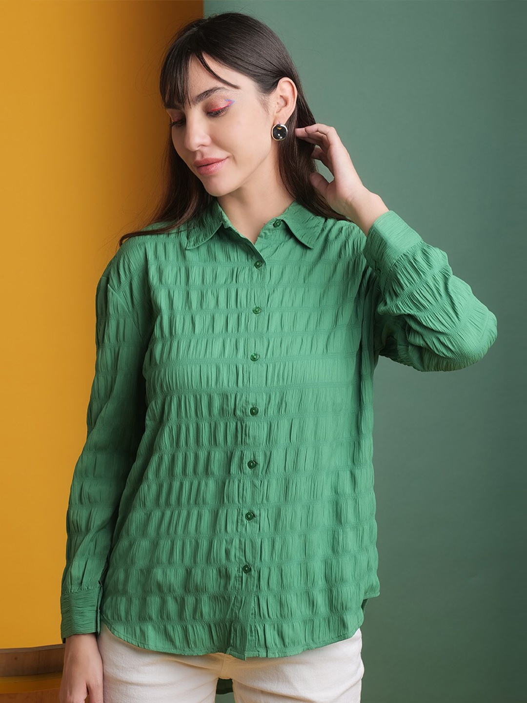 

Freehand by The Indian Garage Co Self-Design Spread Collar Casual Shirt, Green