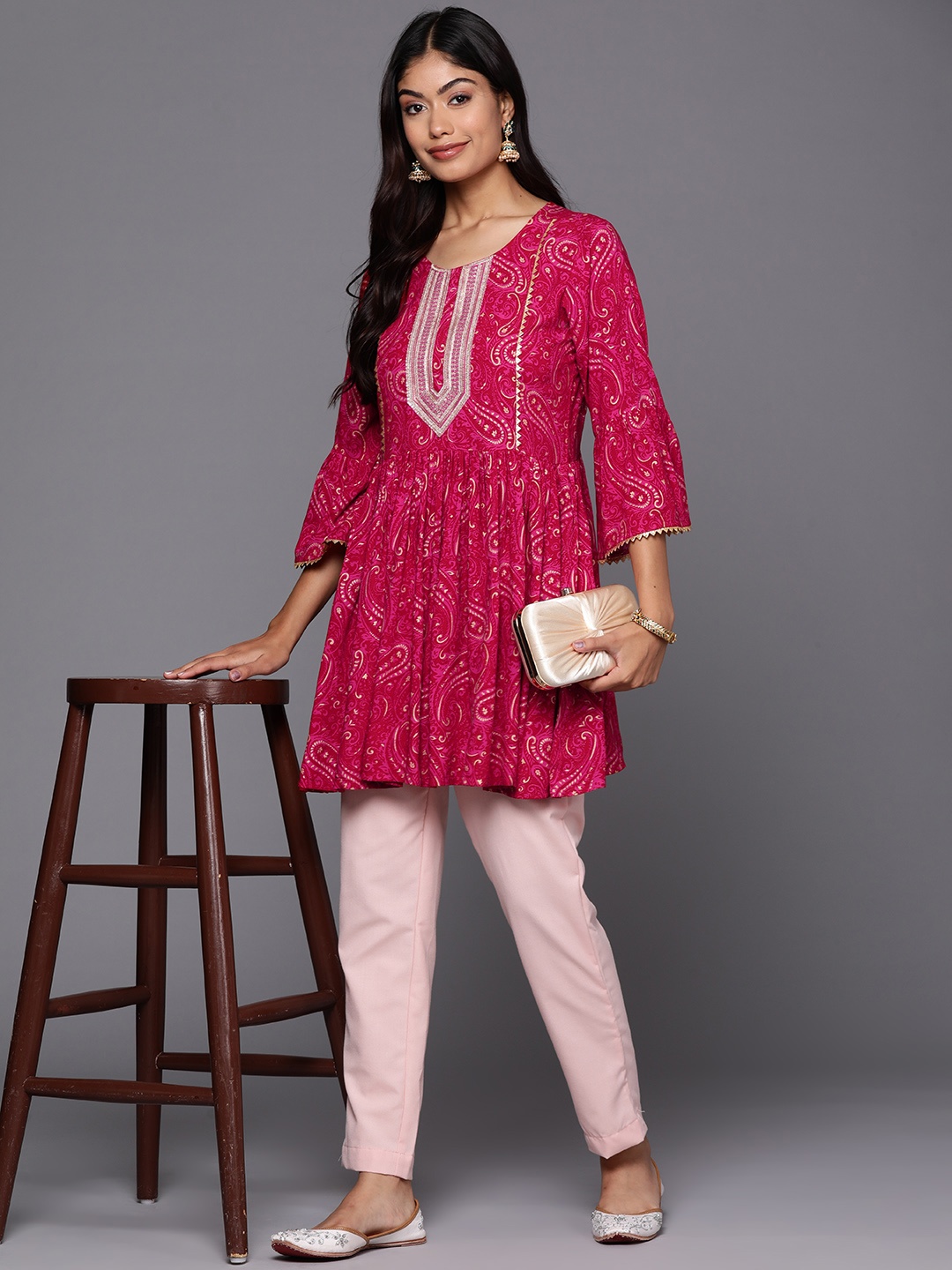 

Ahalyaa Pink Printed Ethnic Tunic