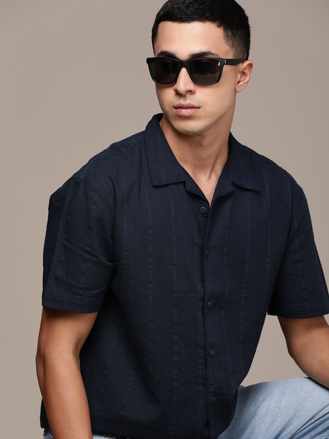 

Roadster Men Striped Relaxed Opaque Cotton Dobby Casual Shirt, Navy blue