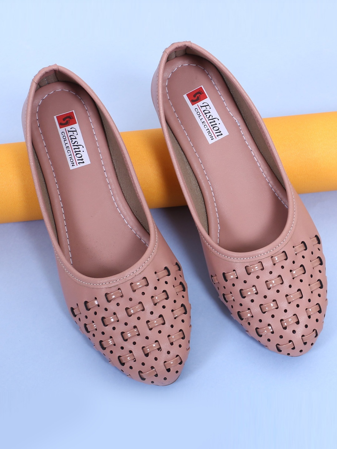 

Ravis Perforated Round Toe Ballerinas, Pink