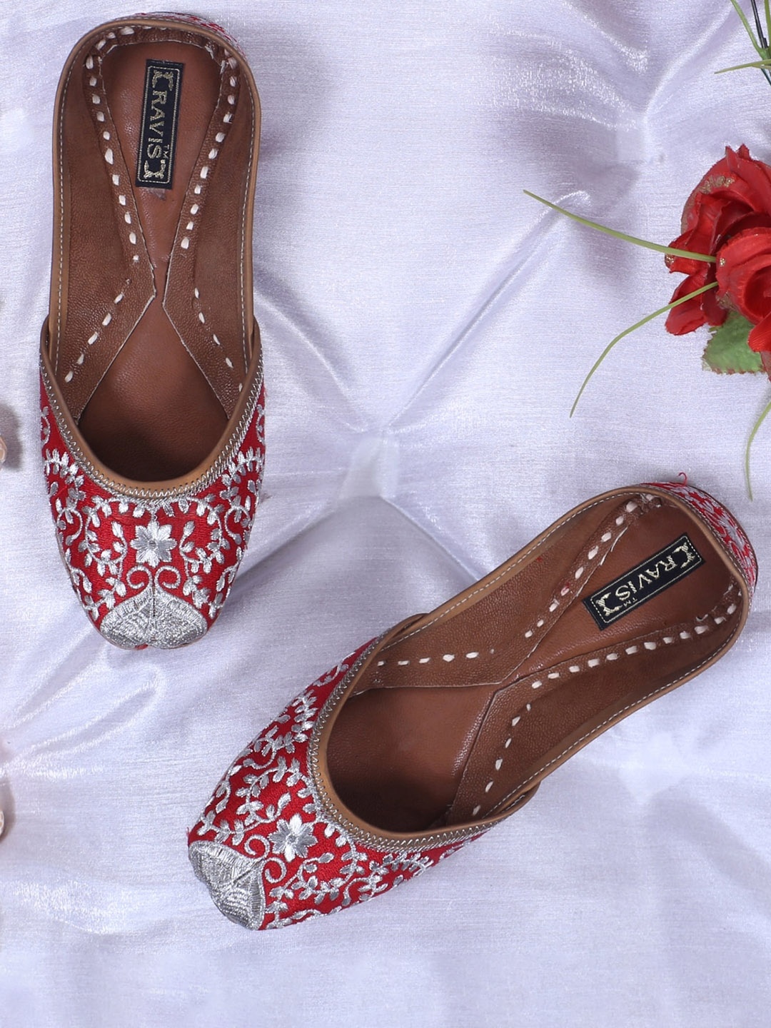 

Ravis Ethnic Floral Embroidered Square Toe Mojaris, Red