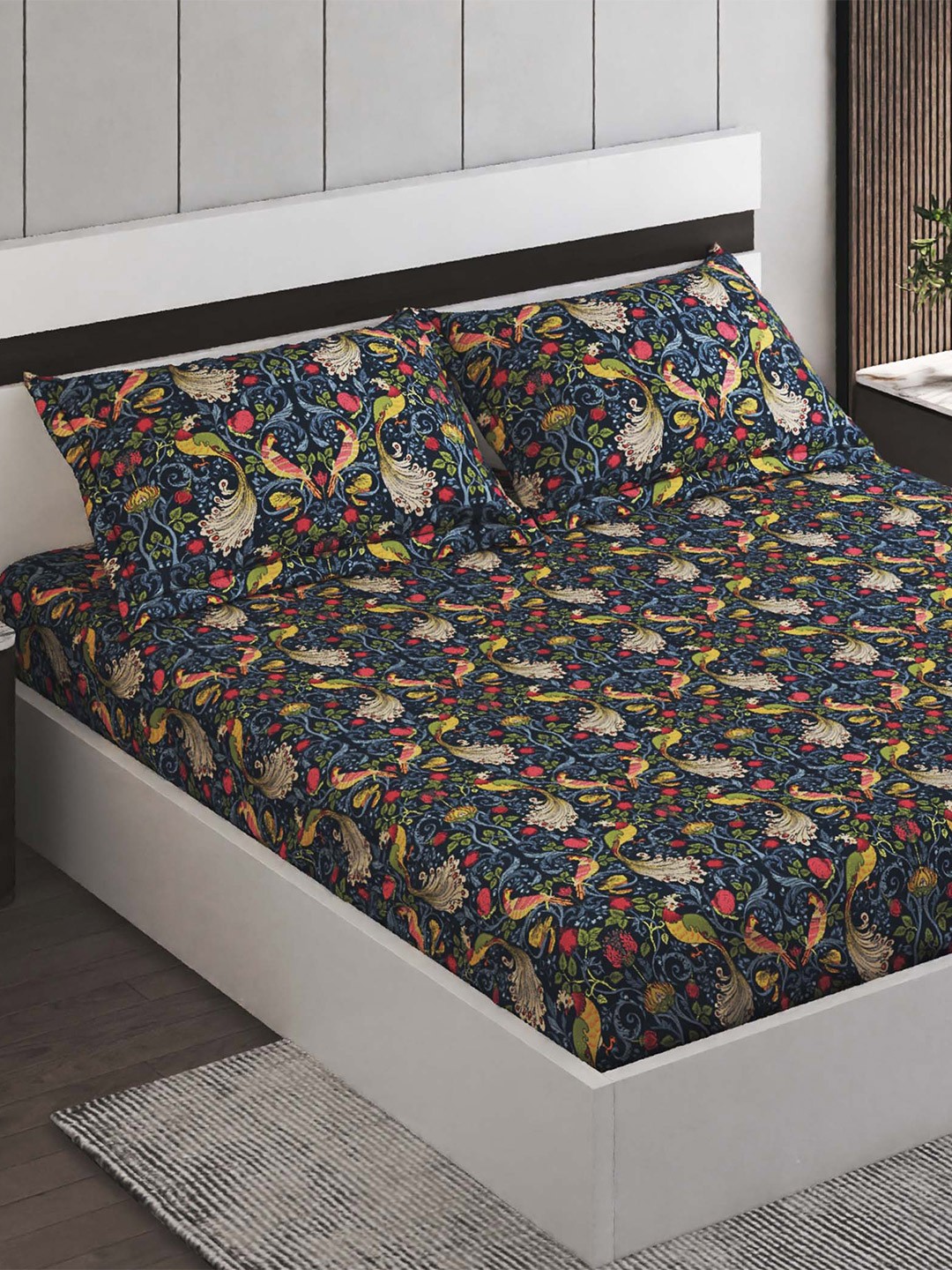 

Home Centre Feslix Loira Navy Blue Cotton 150 TC Fitted King Bedsheet & Pillow Covers