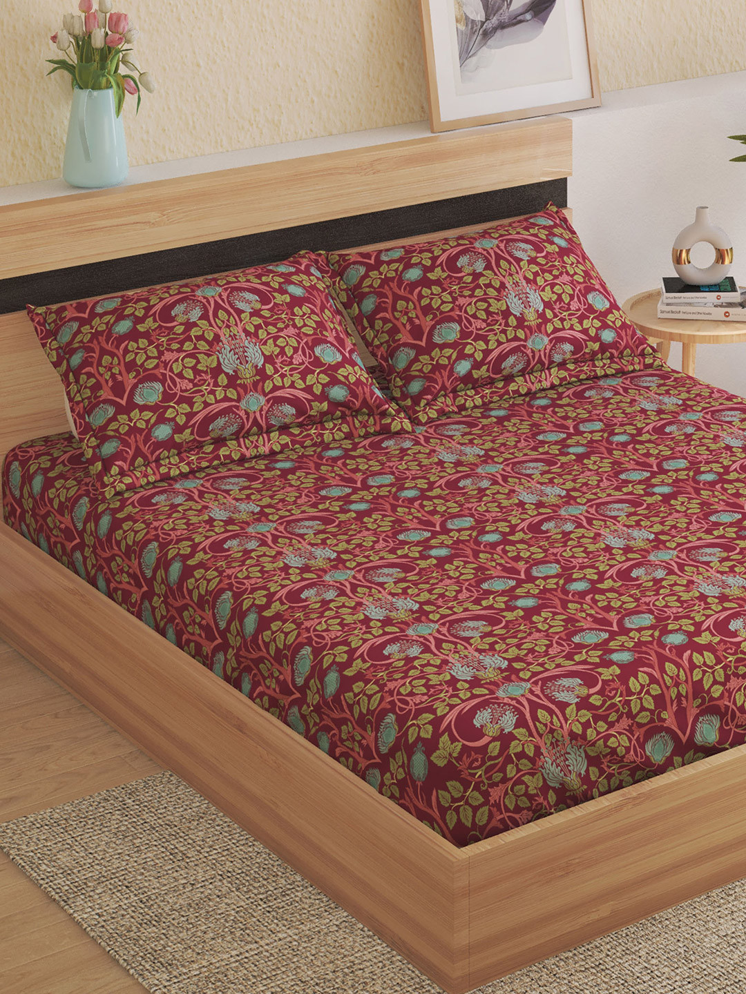 

Home Centre Red & Green Ethnic Motifs Cotton 150 TC King Bedsheet With 2 Pillow Covers