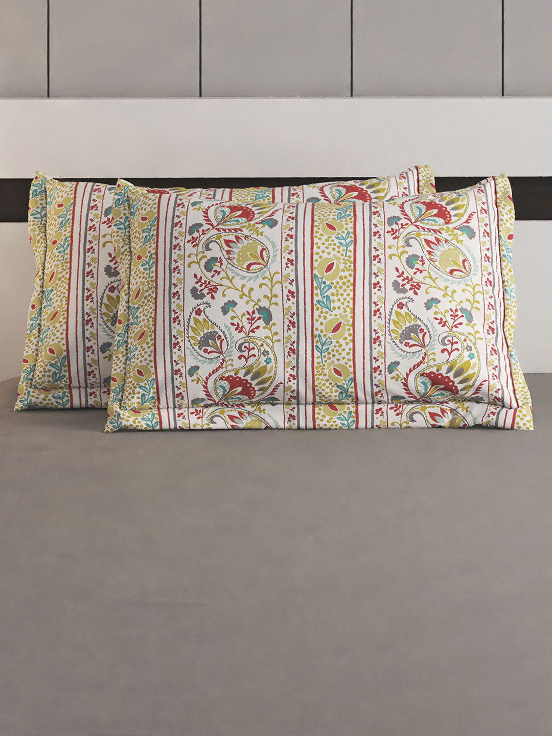 

Home Centre Beige & Green 2 Pieces Printed Cotton Pillow Covers