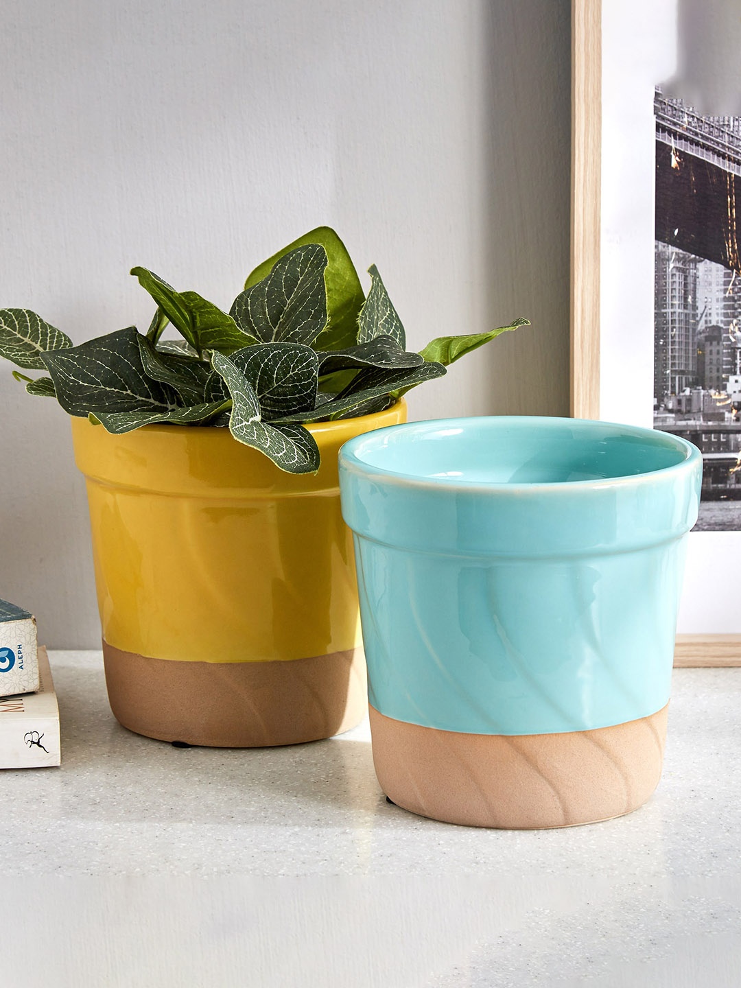 

Home Centre Colour Refresh Blue & Brown Textured Ceramic Round Planter