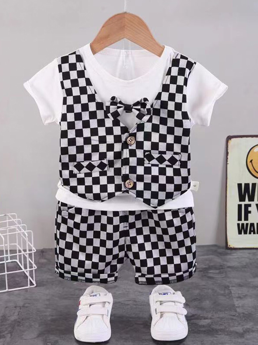 

Bold N Elegant Boys Checked T-shirt with Shorts, White