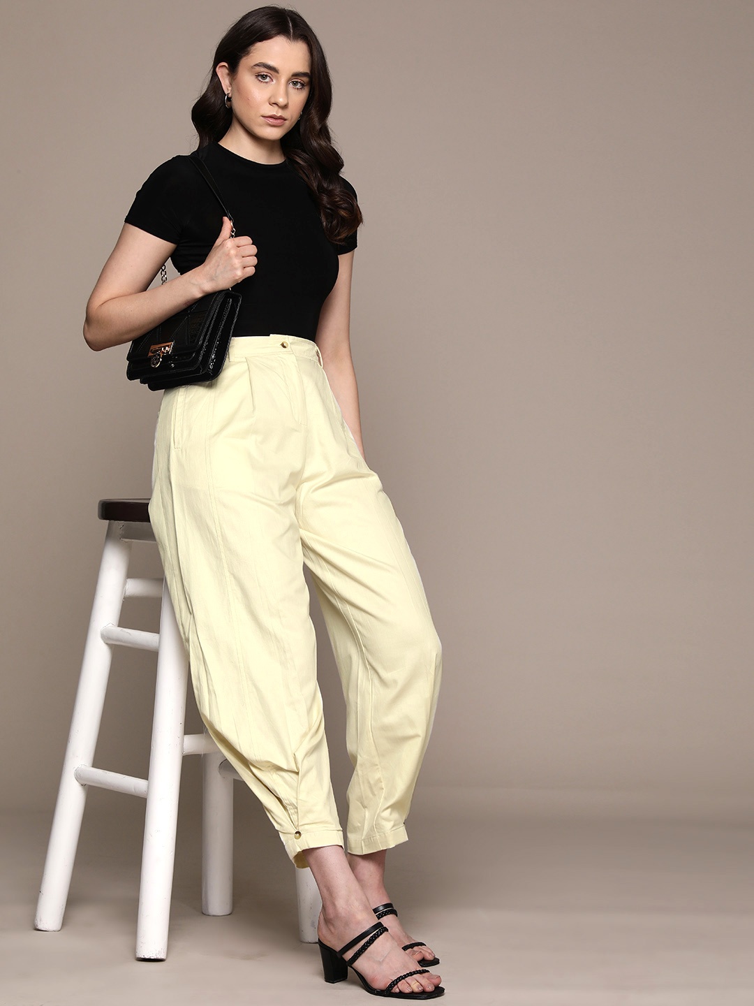 

Moda Rapido Women Pure Cotton Cropped Trousers, Cream
