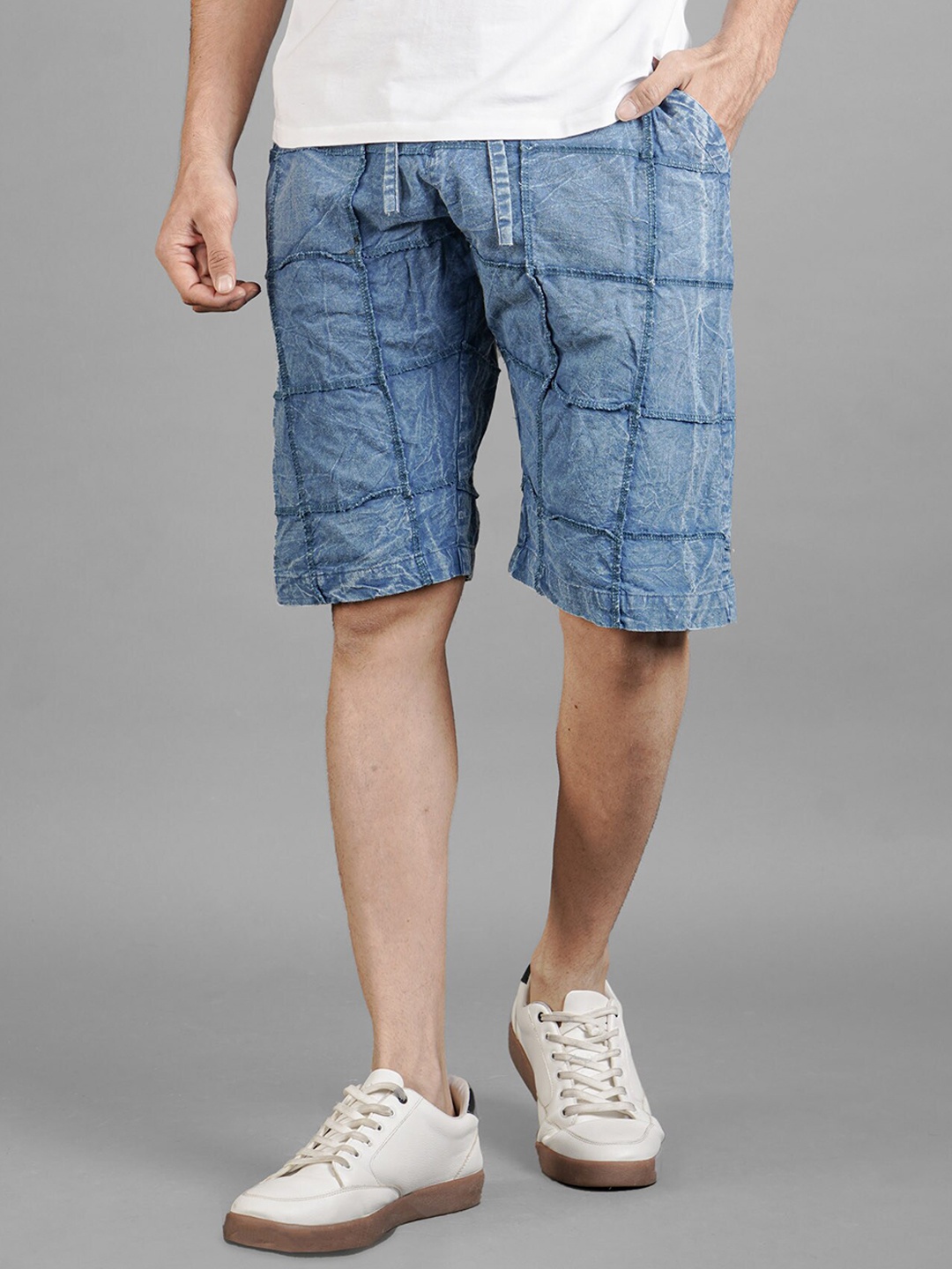 

BOMBAY TROOPER Men Washed Mid- Rise Regular Fit Chino Shorts, Turquoise blue