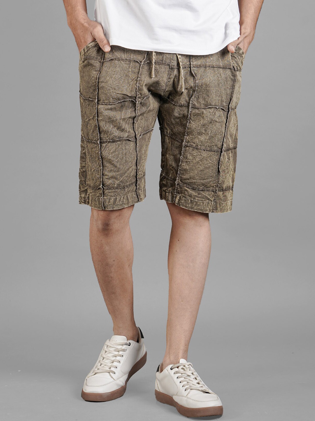 

BOMBAY TROOPER Men Washed Mid- Rise Regular Fit Chino Shorts, Brown