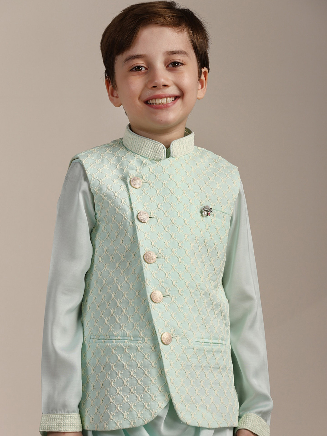 

Manyavar Boys Regular Kurta & Pyjama With Embroidered Nehru jacket, Green