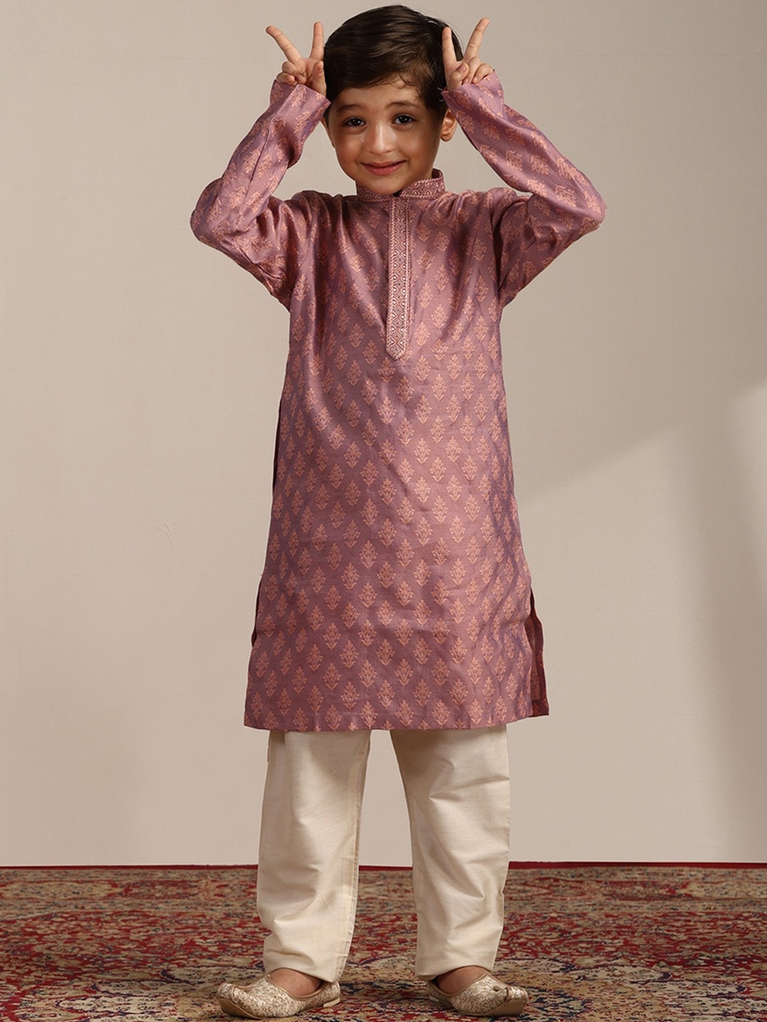 

Manyavar Boys Woven Design Mandarin Collar Kurta with Pyjamas, Pink