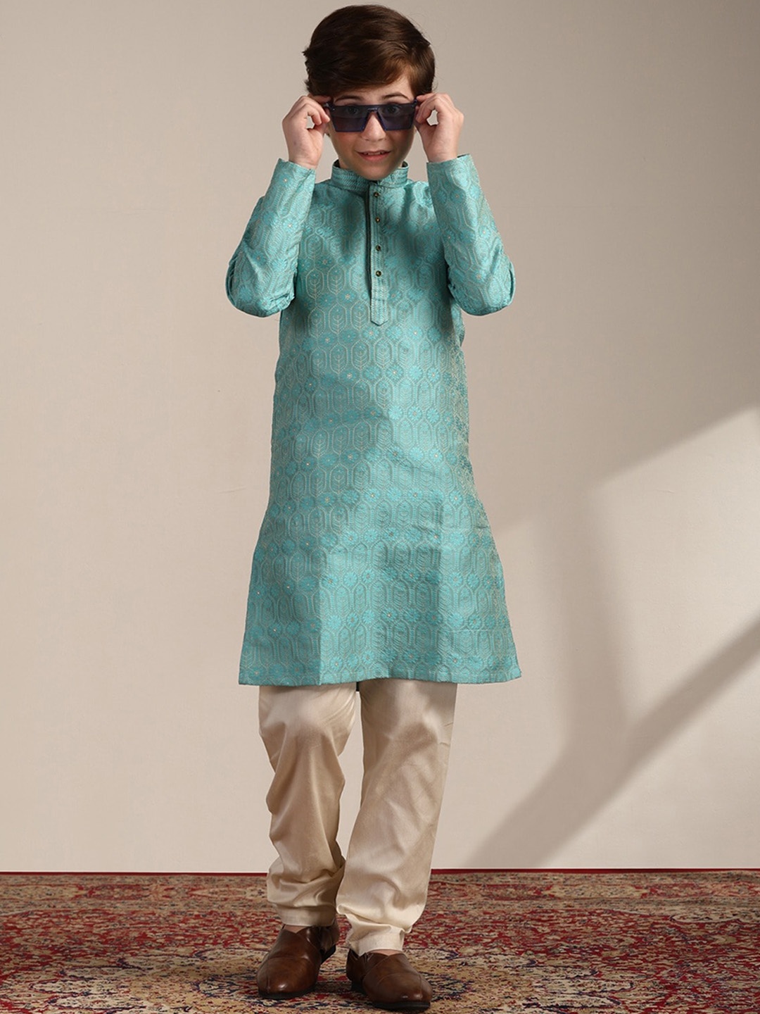 

Manyavar Boys Ethnic Motifs Woven Design Kurta With Pyjamas, Green