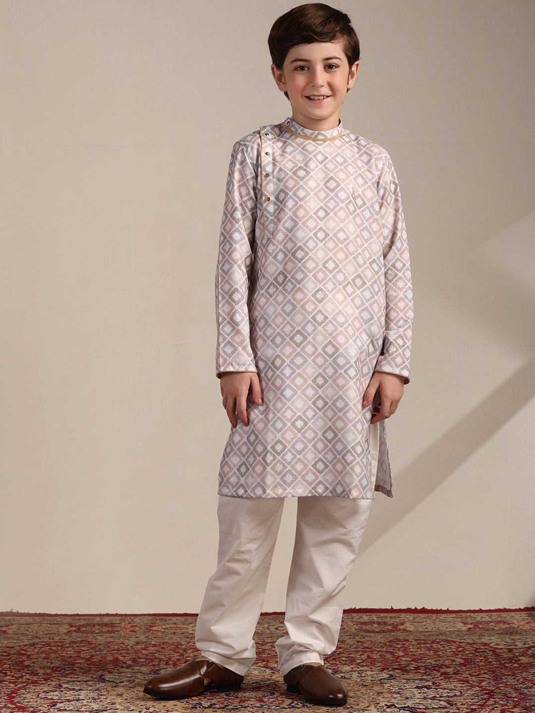 

Manyavar Boys Geometric Printed Regular Kurta With Pyjamas, Beige
