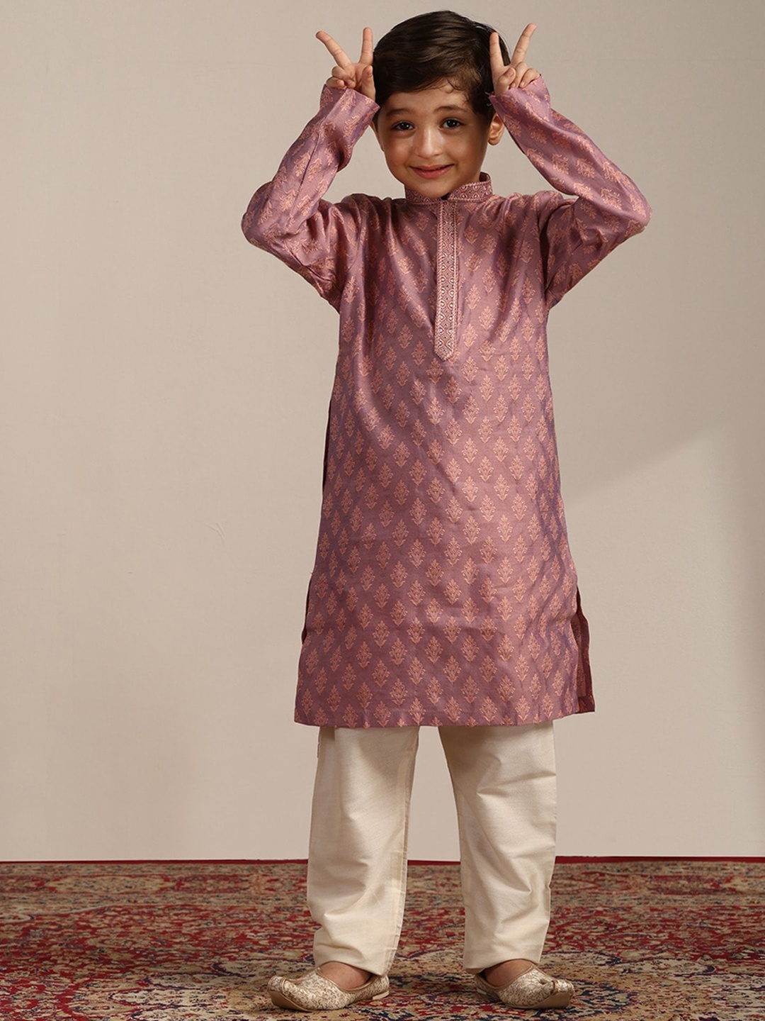 

Manyavar Boys Ethnic Motifs Woven Design Kurta With Pyjamas, Pink