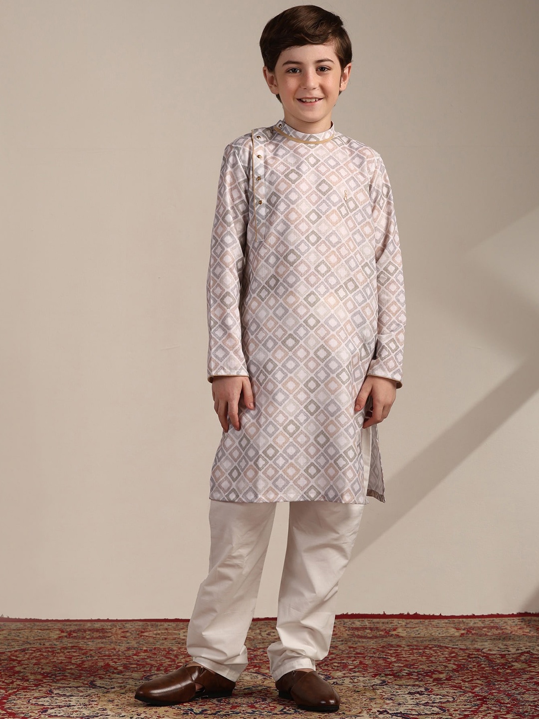 

Manyavar Boys Geometric Printed Regular Kurta with Pyjamas, Beige