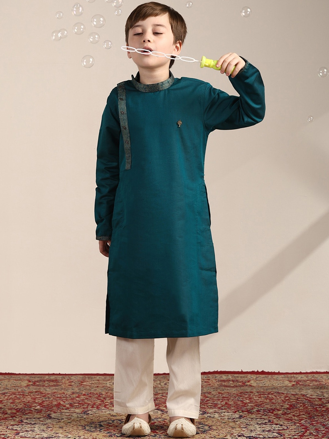 

Manyavar Boys Regular Kurta With Pyjamas, Teal