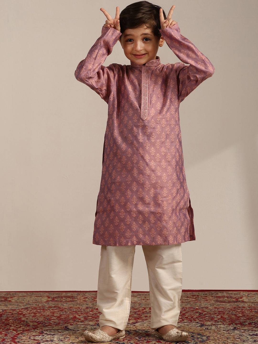 

Manyavar Boys Ethnic Motifs Woven Design Regular Kurta With Pyjamas, Pink