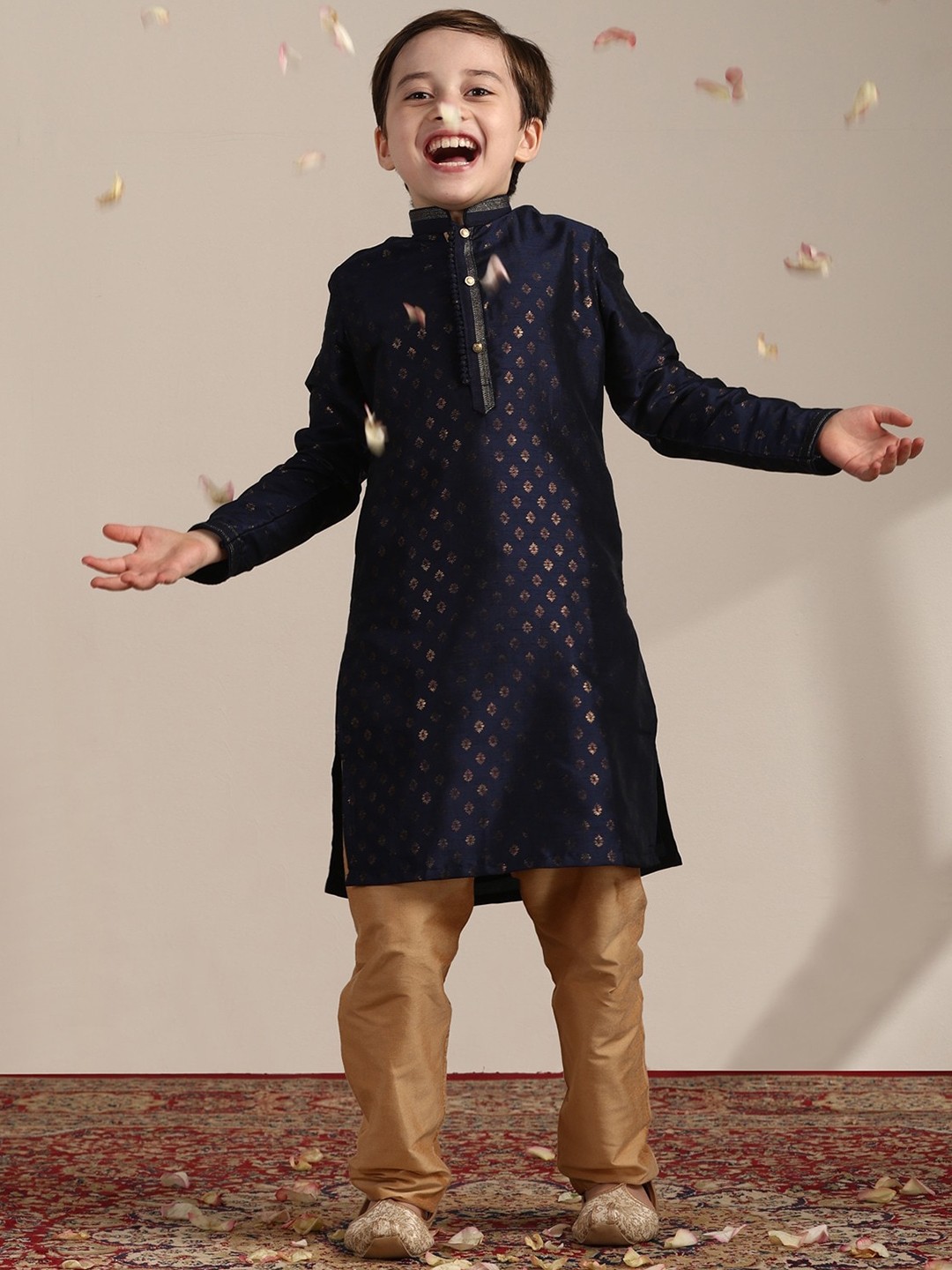 

Manyavar Boys Ethnic Motifs Woven Design Kurta With Pyjamas, Navy blue