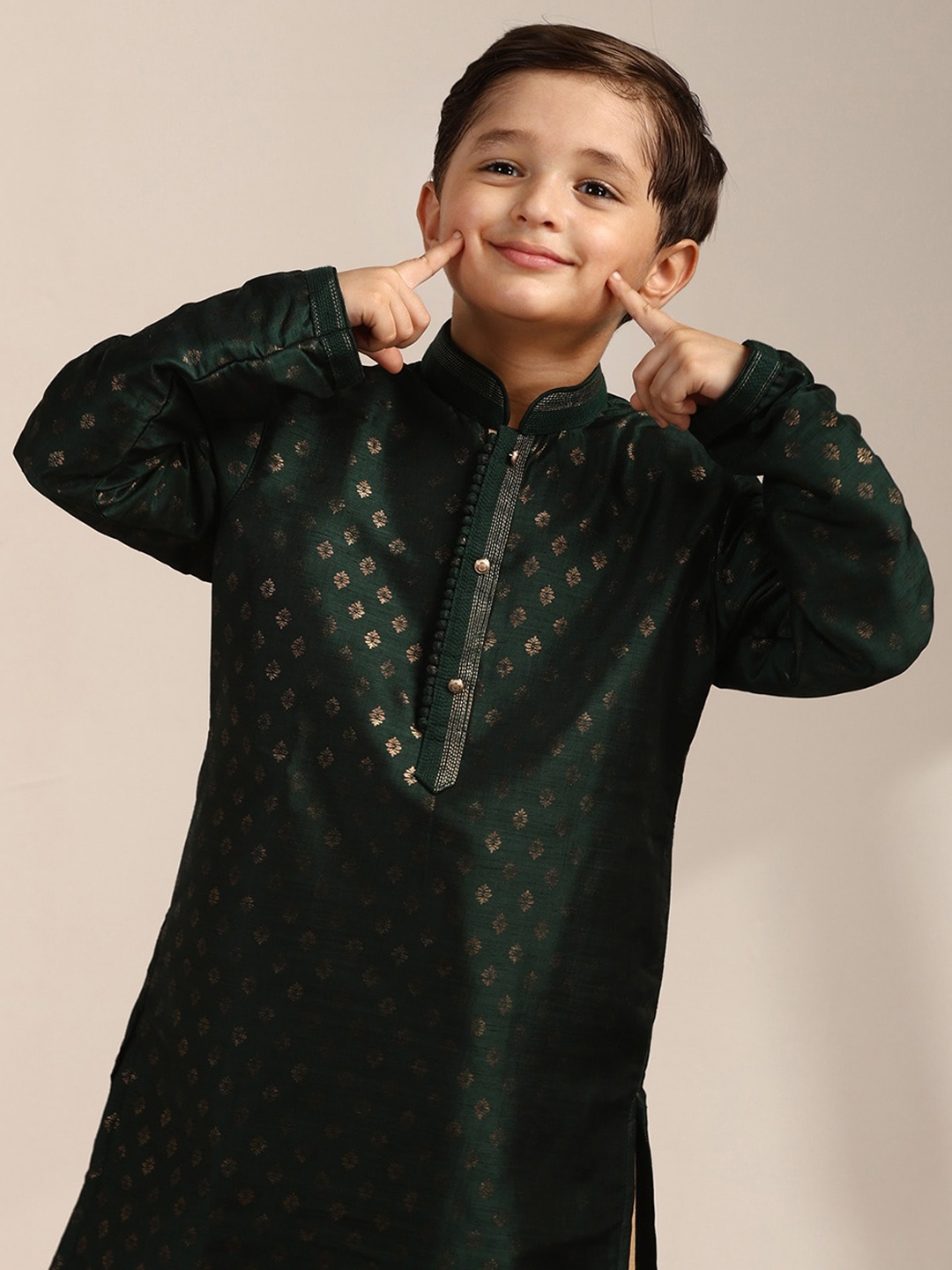 

Manyavar Boys Ethnic Motifs Woven Design Regular Thread Work Kurta with Pyjama, Green