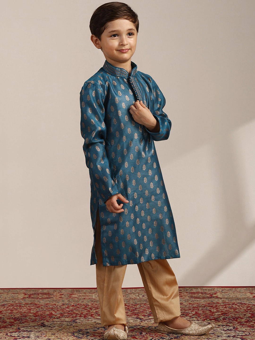 

Manyavar Boys Ethnic Motifs Woven Design Regular Kurta With Pyjamas, Blue