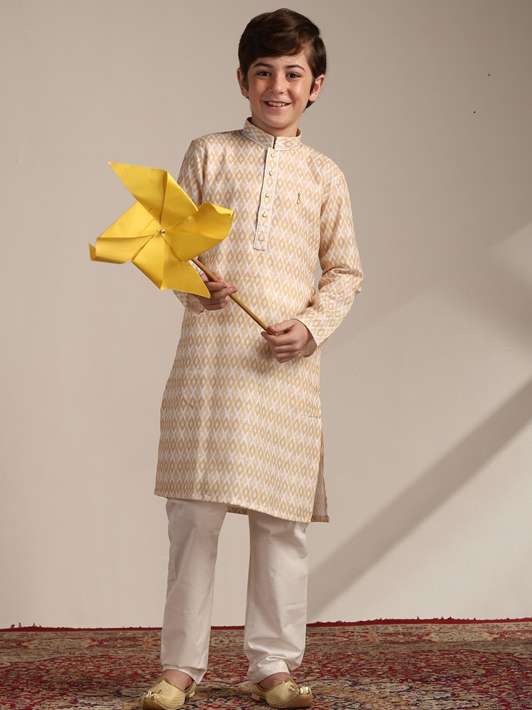 

Manyavar Boys Geometric Printed Regular Kurta With Pyjamas, Beige