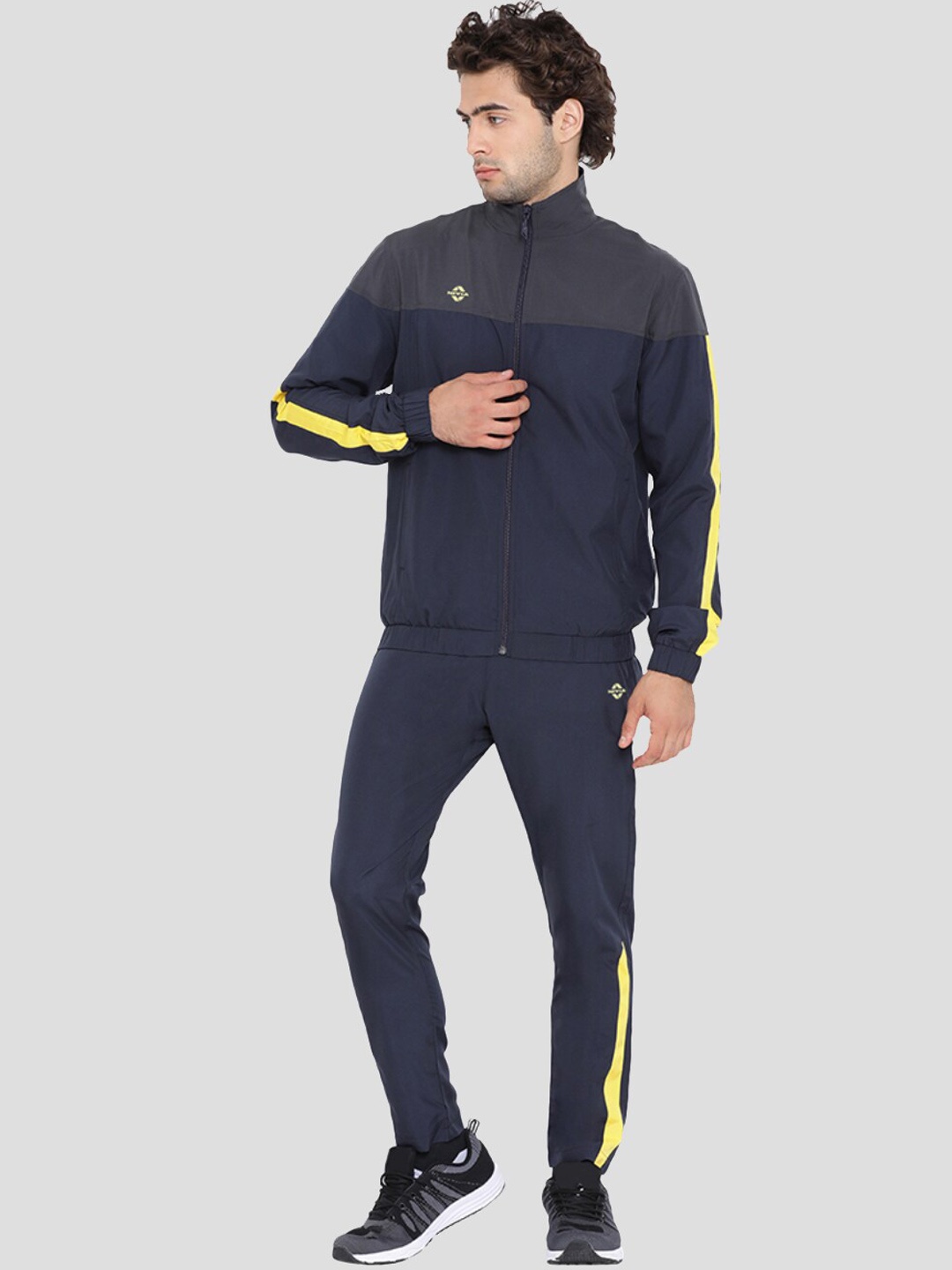 

NIVIA Colourblocked Tracksuit, Navy blue