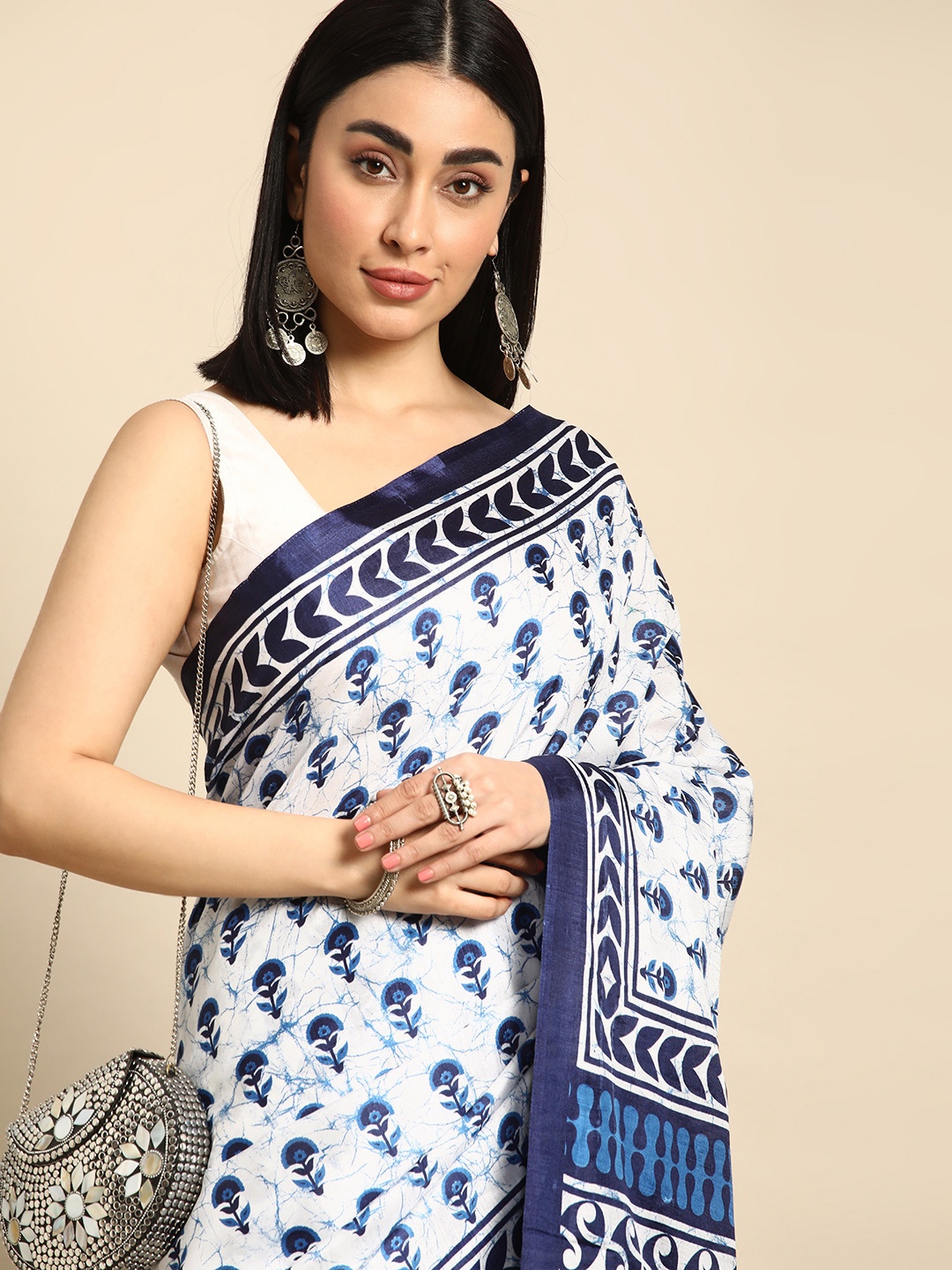 

Kalyan Silks Floral Poly Chiffon Chanderi Saree, White