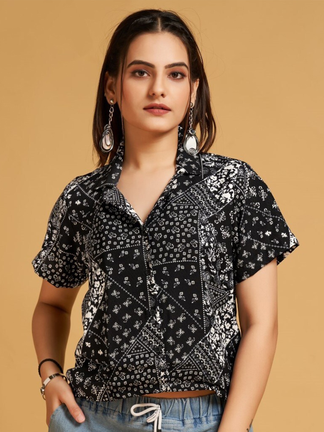

HOUSE OF MIRA Standard Tailored Fit Ethnic Motifs Printed Casual Shirt, Black