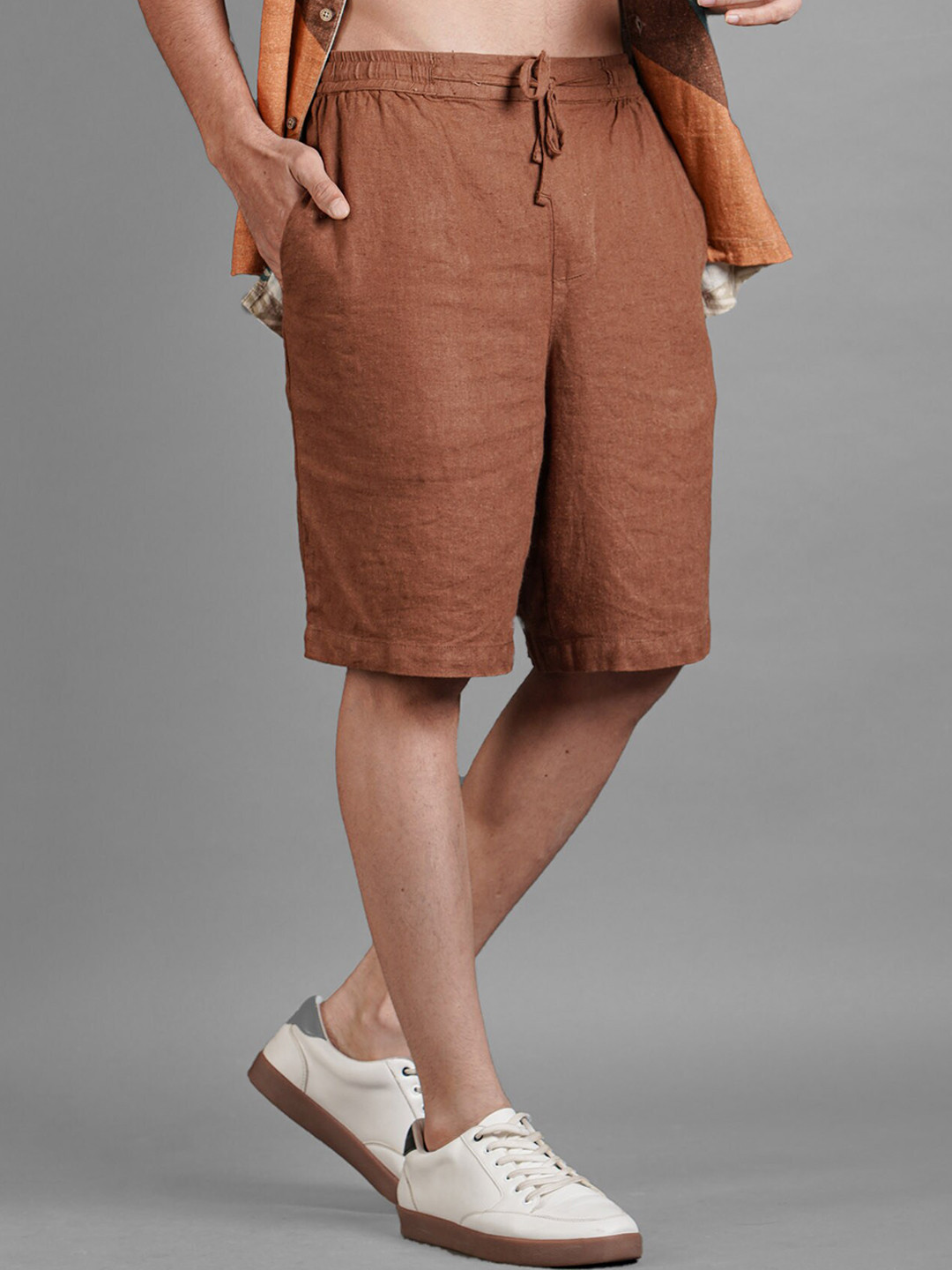 

BOMBAY TROOPER Men Linen Knee Length Shorts, Brown