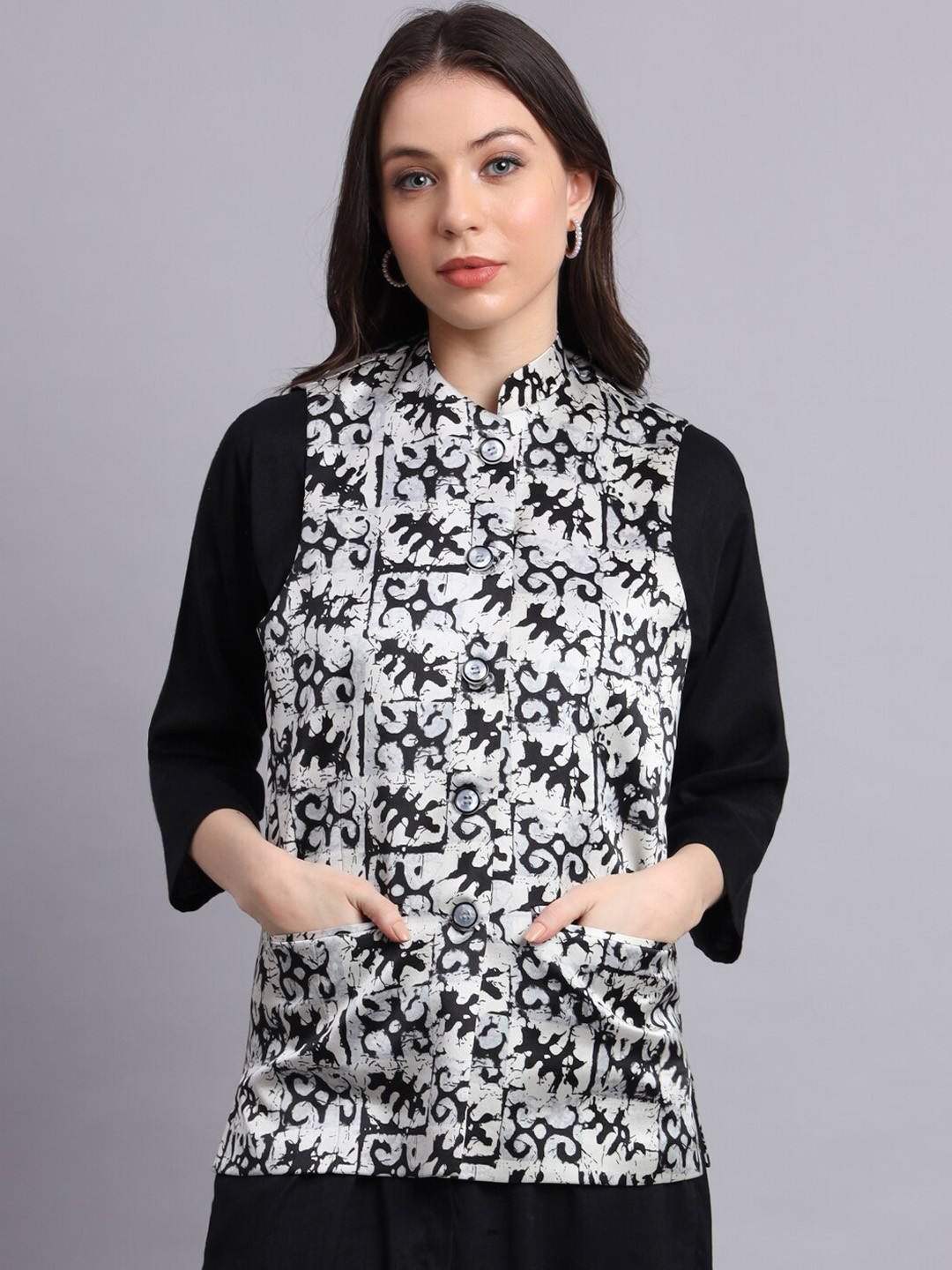 

Vastraa Fusion Block Printed Satin Nehru Jacket, Black