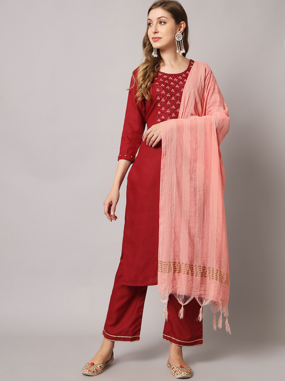 

Sun Fashion And Lifestyle Regular Thread Work Kurta & Pyjamas With Dupatta, Maroon